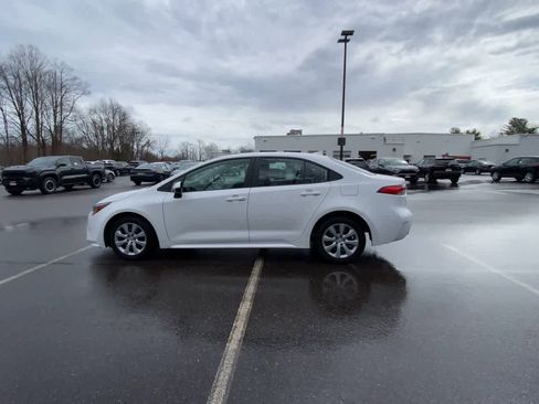 Used 2024 Toyota Corolla LE image 9