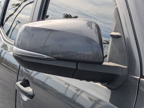 Used 2017 Toyota Tacoma TRD Sport image 12