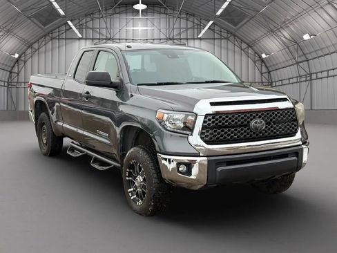 Used 2018 Toyota Tundra SR5 image 1