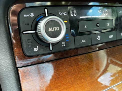 Used 2016 Volkswagen Touareg VR6 AWD/4WD image 39