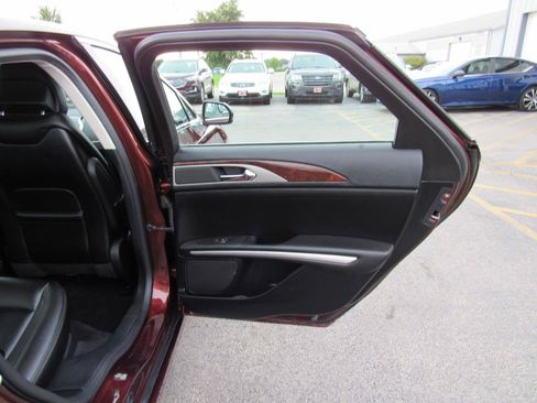 Used 2016 Lincoln MKZ AWD image 32