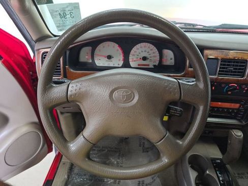 Used 2004 Toyota Tacoma PreRunner RWD image 13