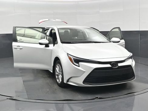 Used 2026 Toyota Corolla LE w/ LE Premium Package AWD/4WD image 56
