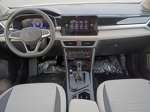 New 2025 Volkswagen Taos SE image 10