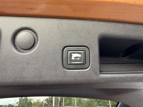 Used 2018 Chevrolet Equinox LT image 33