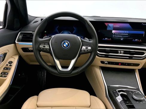 Certified 2023 BMW 330e w/ Convenience Package image 4