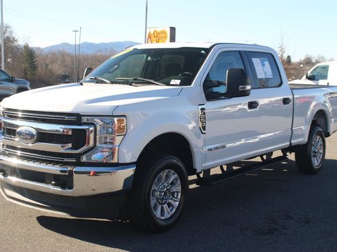 Used 2022 Ford F250 XLT image 3