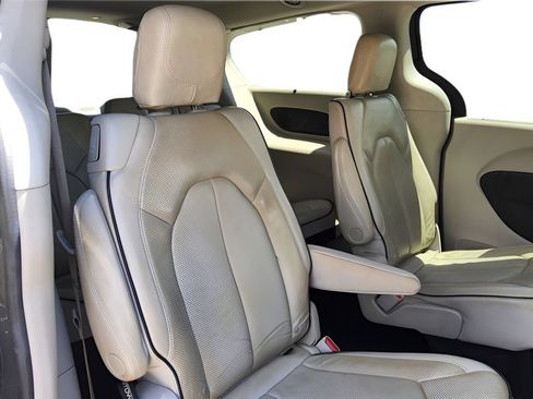 Used 2021 Chrysler Pacifica Limited w/ Premium & Safety Sphere Group AWD/4WD image 41