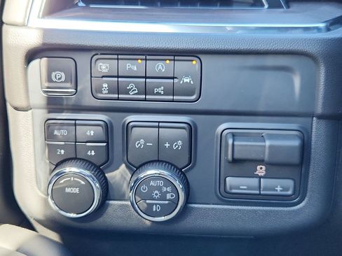 New 2026 Chevrolet Suburban LT w/ Comfort Package image 24