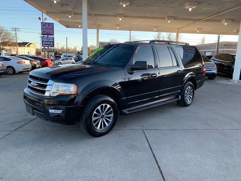 Used 2017 Ford Expedition EL XLT image 4