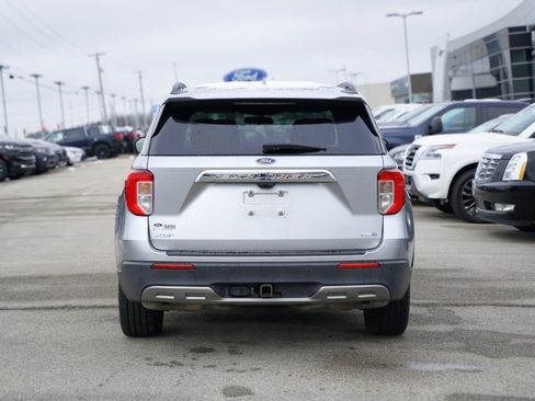 Used 2020 Ford Explorer XLT w/ Equipment Group 202A image 6