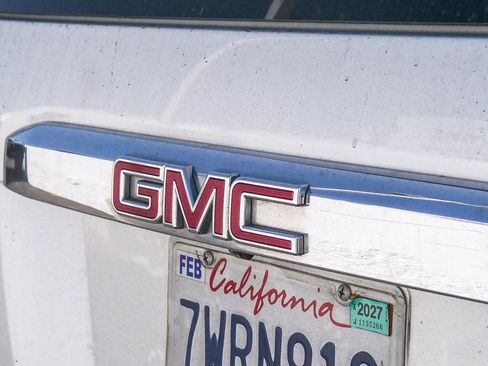 Used 2017 GMC Yukon XL Denali RWD image 11