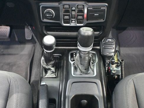 Used 2023 Jeep Gladiator Sport AWD/4WD image 20