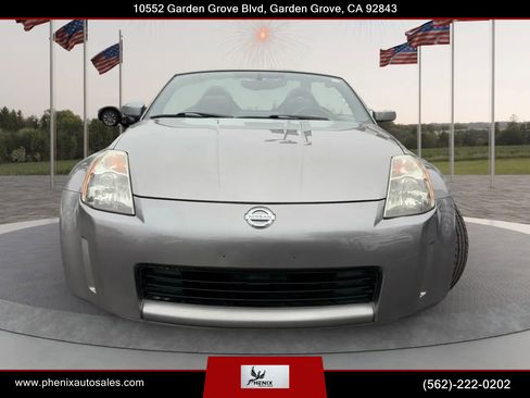Used 2004 Nissan 350Z Touring image 2