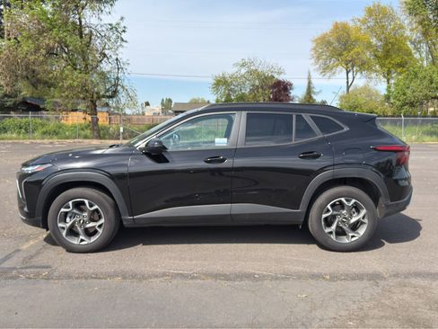 New 2025 Chevrolet Trax LT FWD image 18