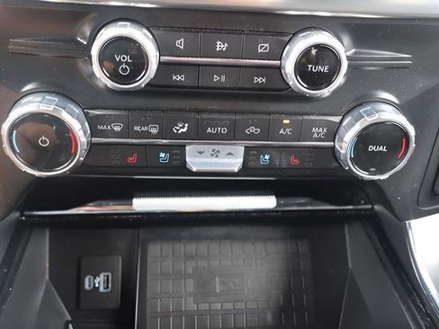 Used 2022 Ford F150 Lariat AWD/4WD image 16