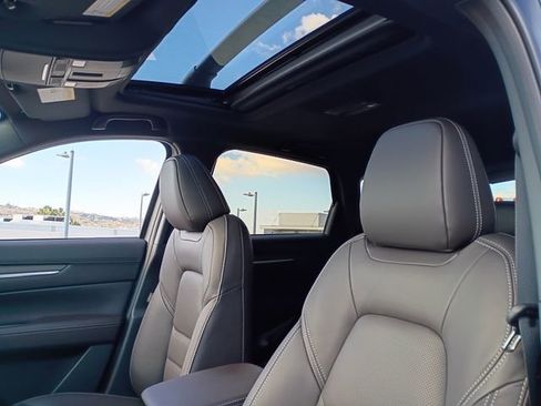 New 2025 MAZDA CX-5 Signature image 16