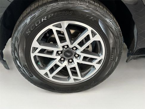 Used 2025 Ford Expedition Active image 35