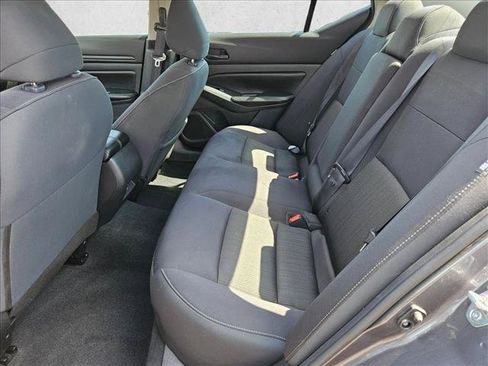 Used 2024 Nissan Altima 2.5 SV FWD image 21