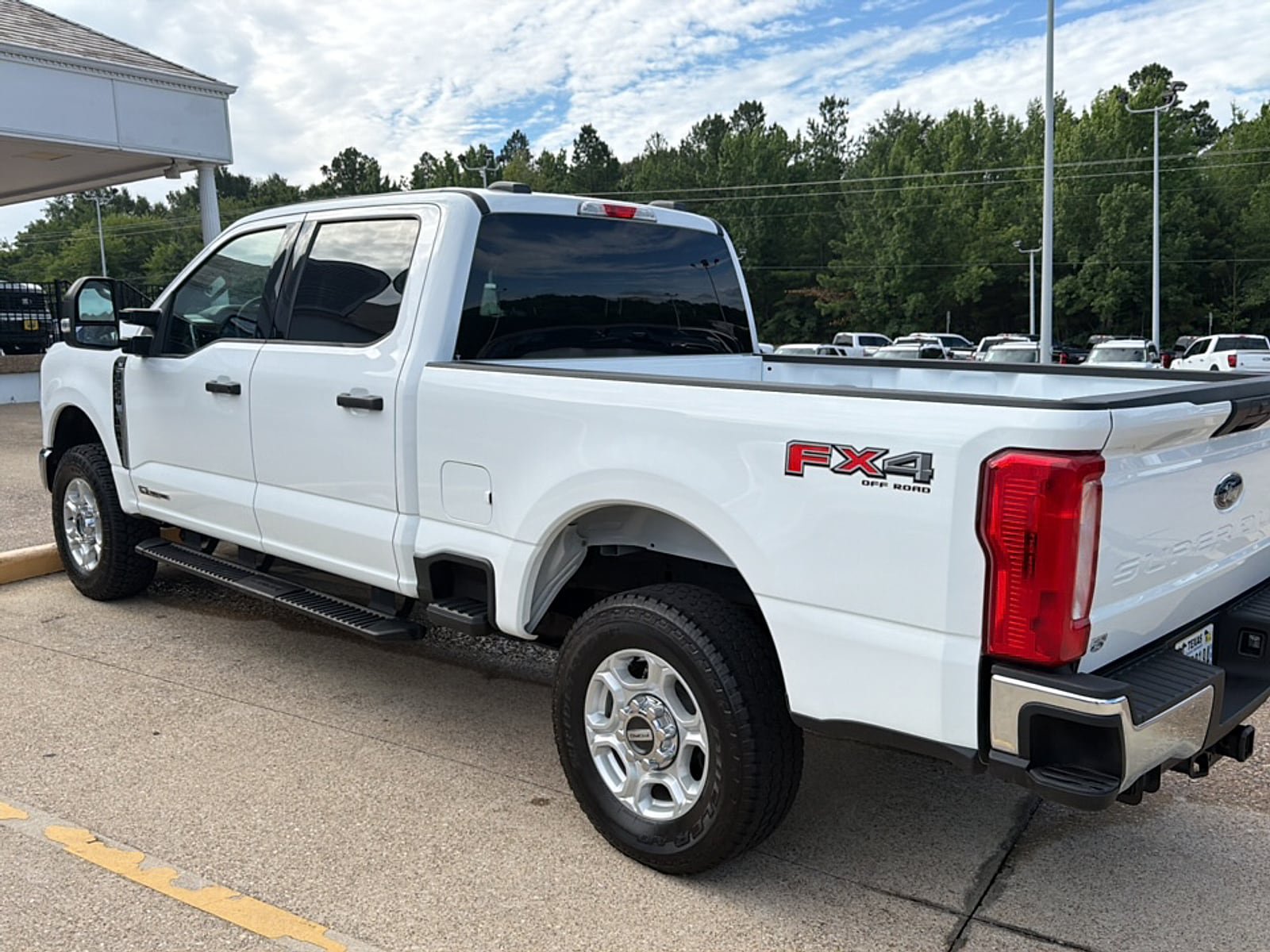 Used 2025 Ford F250 XLT w/ FX4 Off-Road Package AWD/4WD image 7