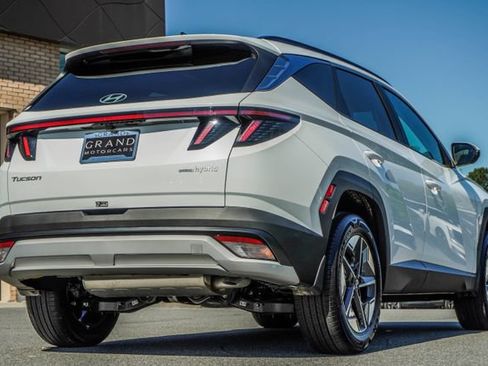 Certified 2025 Hyundai Tucson SEL AWD/4WD image 13