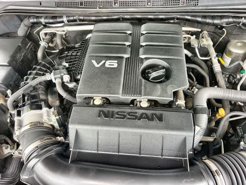 Used 2020 Nissan Frontier SV w/ Midnight Edition Floor Mats RWD image 10