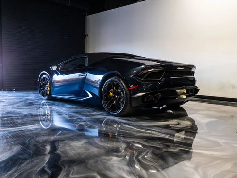 Used 2018 Lamborghini Huracan LP 580-2 image 12