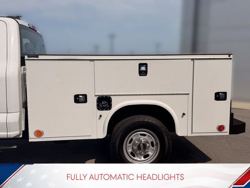 Used 2023 Ford F250 XL w/ Snow Plow/Camper Package AWD/4WD image 8