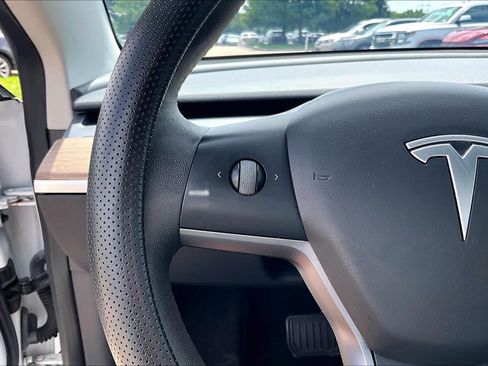 Used 2022 Tesla Model 3 Standard Range RWD image 21