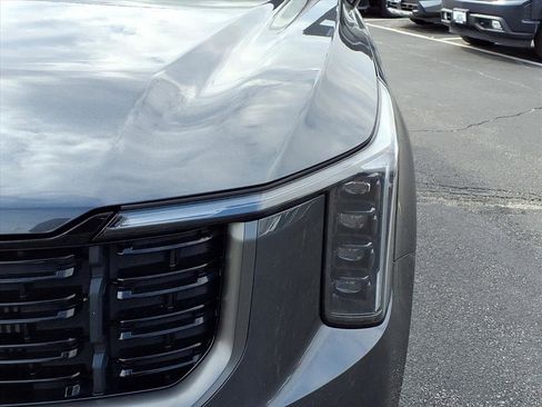 Used 2024 Kia Sorento SX image 32