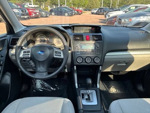 Used 2015 Subaru Forester 2.5i Premium AWD/4WD image 23