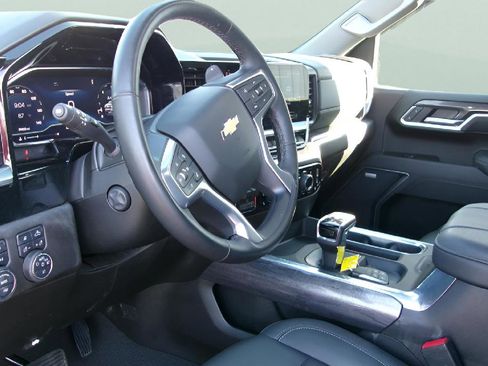 Used 2025 Chevrolet Silverado 1500 LTZ w/ Z71 Off-Road Package image 12
