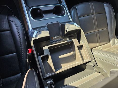 Used 2024 Chevrolet Silverado 3500 High Country w/ High Country Premium Package image 26