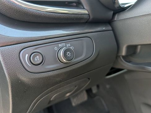 Used 2022 Buick Encore Preferred w/ Safety Package image 16