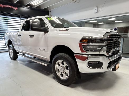 Certified 2025 RAM 2500 Big Horn AWD/4WD image 11
