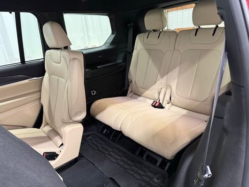 Used 2023 Jeep Grand Cherokee L Limited w/ Luxury Tech Group II image 23