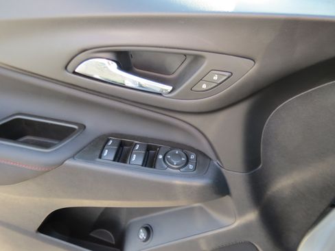 Used 2024 Chevrolet Equinox RS FWD image 17