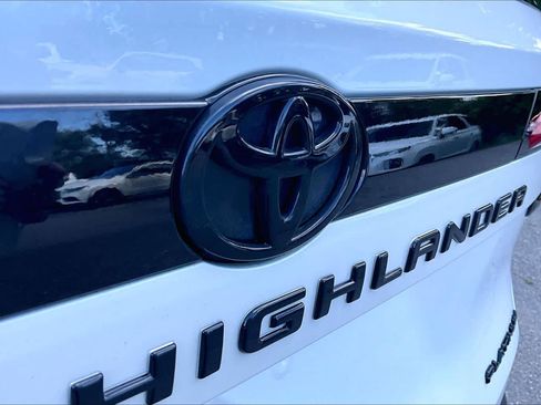 Certified 2026 Toyota Grand Highlander AWD Hybrid image 30