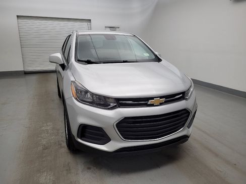Used 2021 Chevrolet Trax LS w/ Tint and Cruise Package AWD/4WD image 14