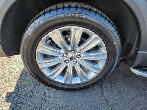 Used 2022 Ford Explorer Limited w/ Equipment Group 301A image 46