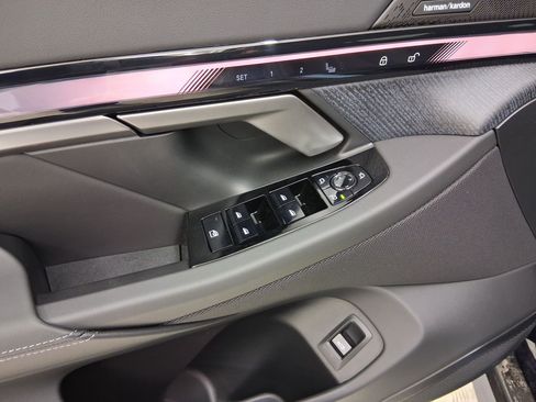 New 2027 BMW i5 eDrive40 RWD image 14