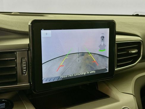 Used 2023 Ford Explorer XLT w/ Equipment Group 202A image 13