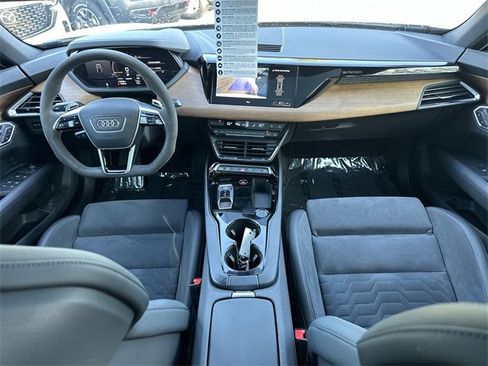 Used 2022 Audi e-tron GT Premium Plus image 20