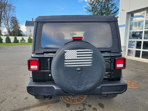 Used 2018 Jeep Wrangler Sport AWD/4WD image 14