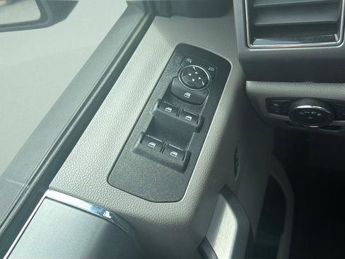 Used 2018 Ford F150 XLT w/ Equipment Group 302A Luxury AWD/4WD image 25