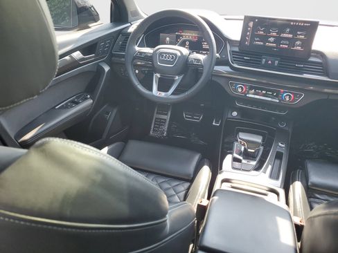 Used 2024 Audi SQ5 Prestige w/ Prestige Package AWD/4WD image 11