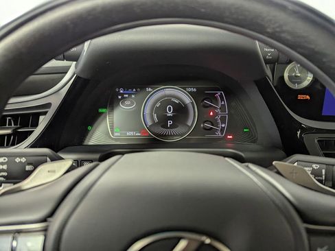 Used 2025 Lexus ES 300h Ultra Luxury w/ Accessory Package (Z1) image 9