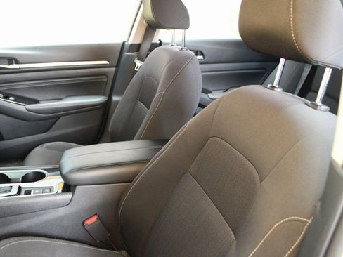 Used 2020 Nissan Altima 2.5 SV image 16