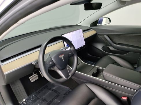 Used 2018 Tesla Model 3 Long Range image 2