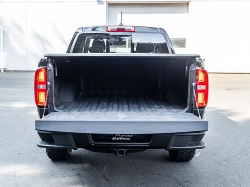 Used 2017 Chevrolet Colorado Z71 w/ Z71 Midnight Edition AWD/4WD image 18